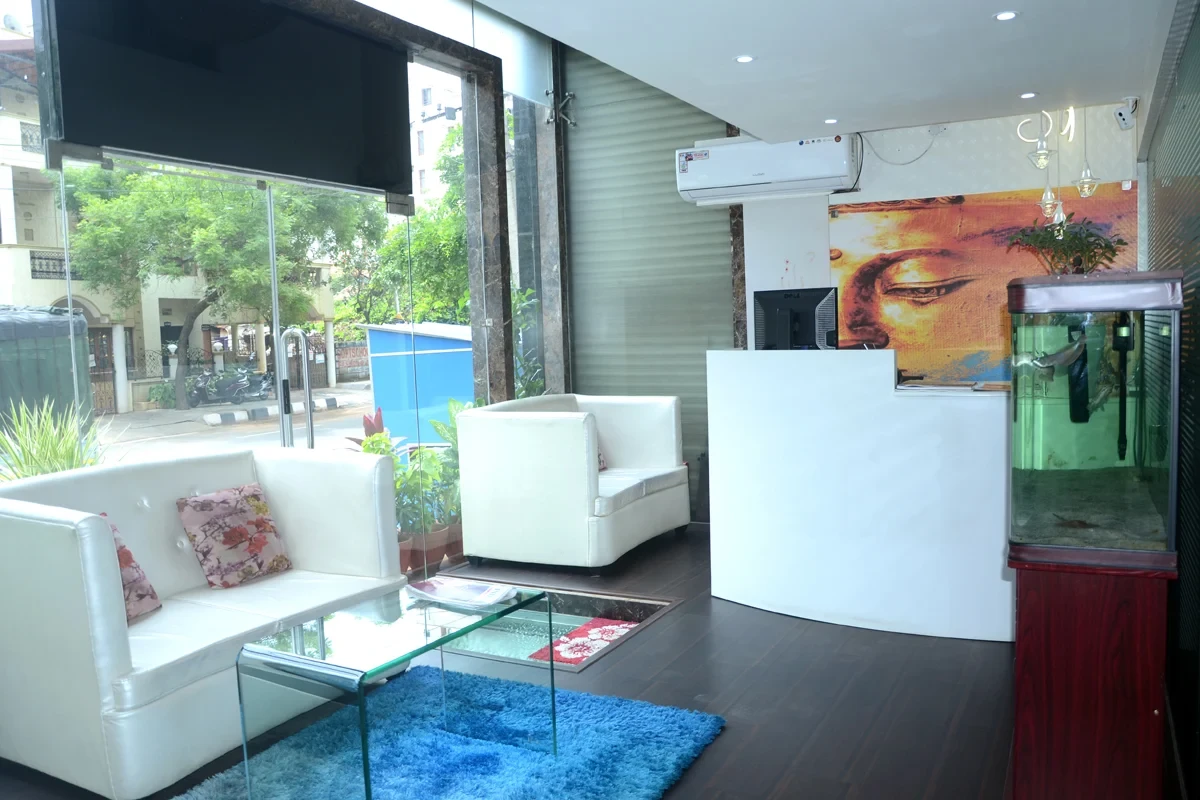 Reception & Aquarium